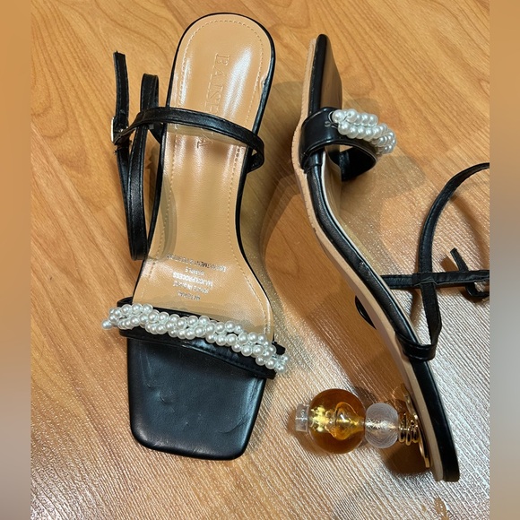 NWOT - Pearl Décor Sandals (Size 7) * Black - Picture 2 of 10